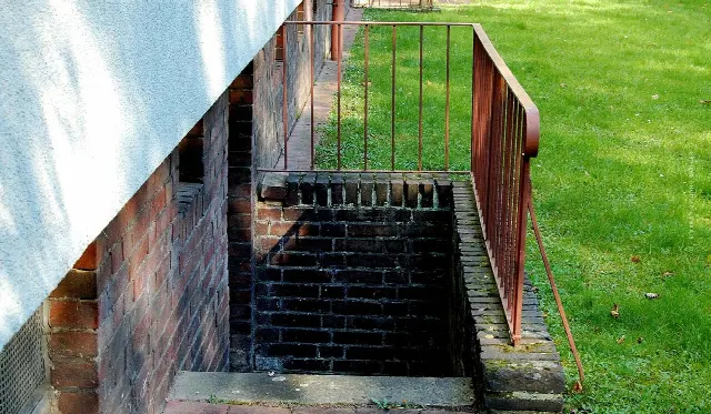 Bir apartmanda bisiklet mahzeni (ansiklopedi)