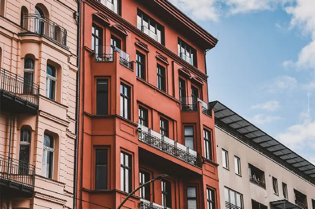Kreuzberg’de (Berlin) yaşamak: Bir ev veya daire satın almak – Görüntüleme, ipuçları ve metrekare başına fiyatlar