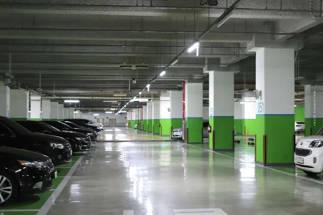 Bir yeraltı otoparkı satmak: Değerleme, prosedür, satış + kontrol listesi