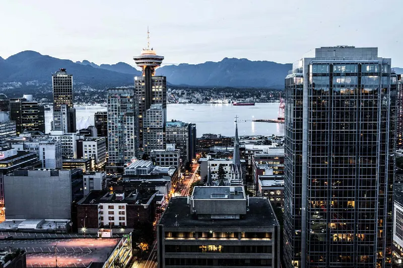 Lüks Komisyoncu Vancouver (Kanada): Konut, ev ve yatırım