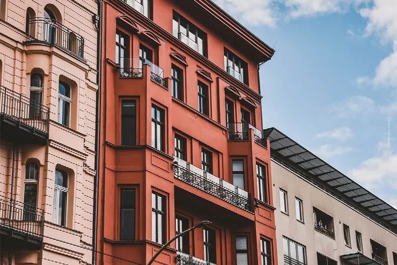 Kreuzberg’de (Berlin) yaşamak: Bir ev veya daire satın almak – Görüntüleme, ipuçları ve metrekare başına fiyatlar