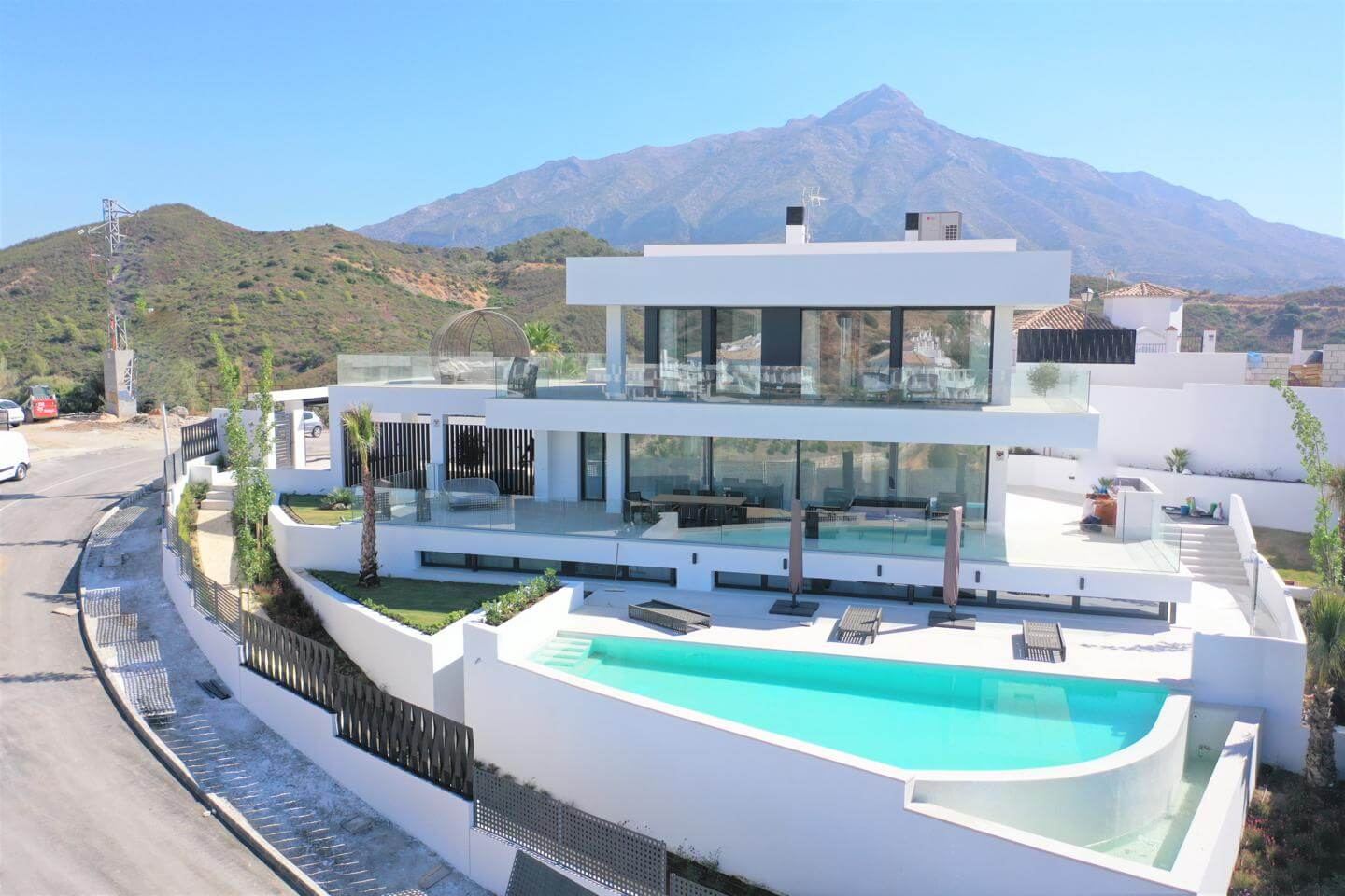 Marbella'da havuzlu villa
