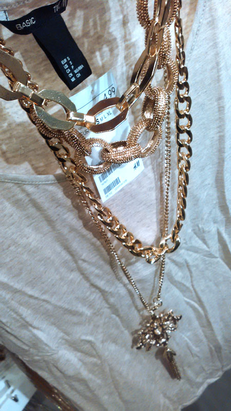 Bild vom Einkauf (Mode, Goldschmuck)